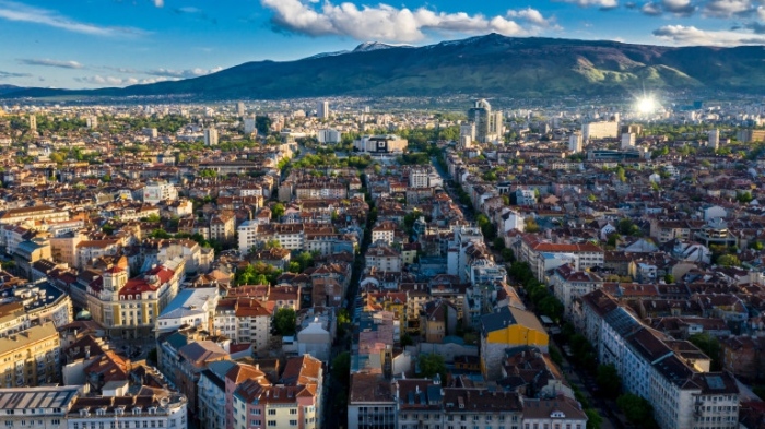 Пазарът на жилища в София прегрява: има ли „балон“?